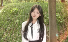 公园复古小姐姐,公园里的时尚小姐姐漫步时光